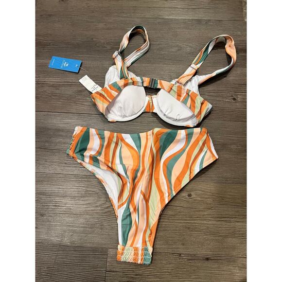 NWT Cupshe Swirl Push-Up Bikini Top & Smocked Bottoms Set - Picture 3 of 6